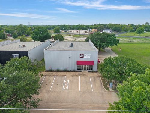 1134 Finfeather Rd, Bryan, TX, 77803-3823 | Card Image