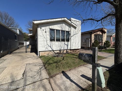 314 Green Valley Rd, Staten Island, NY, 10312-1820 | Card Image