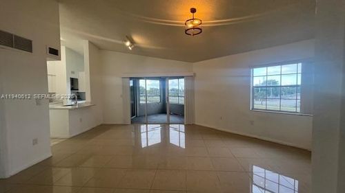 apt-309-2881 N Oakland Forest Dr, Oakland Park, FL, 33309-6540 | Card Image