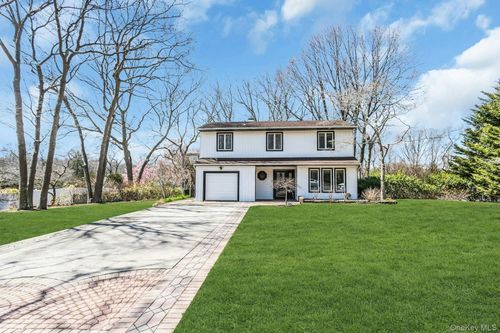 36 N Morris Ave, Farmingville, NY, 11738-1129 | Card Image