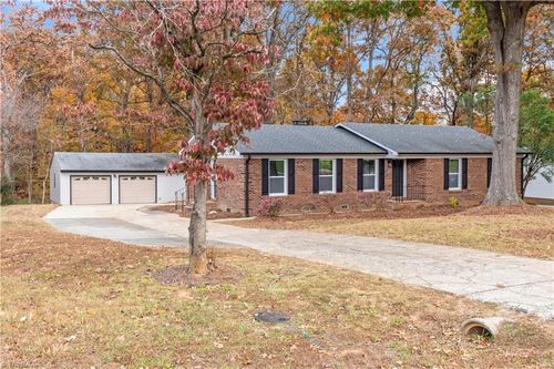 765 Laverton Ln, Rural Hall, NC, 27045-9747 | Card Image