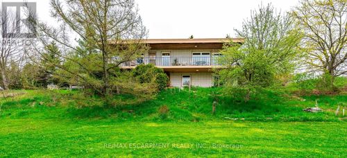 754 Concession 8 W, Puslinch, ON, N0B2J0 | Card Image