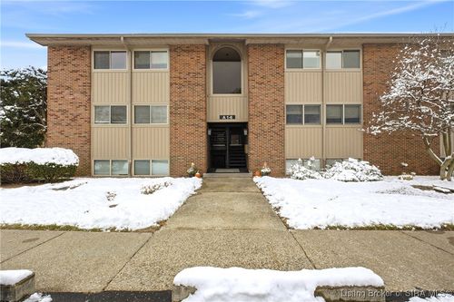 5 Lakeshore Dr, Clarksville, IN, 47129-3063 | Card Image