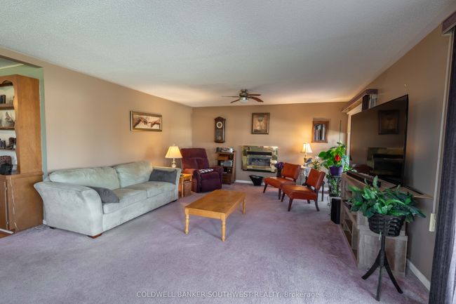 479 William St, House other with 3 bedrooms, 3 bathrooms and 4 parking in Saint Clair ON | Image 6