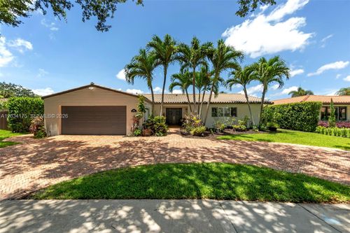 8601 Dundee Ter, Miami Lakes, FL, 33016-1402 | Card Image