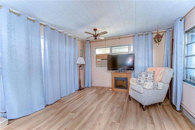 6046 Harriet St, House other with 1 bedrooms, 1 bathrooms and null parking in Zephyrhills FL | Image 4