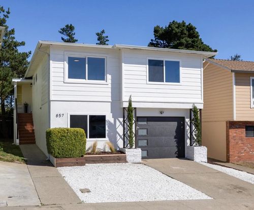 857 Skyline Dr, Daly City, CA, 94015-4635 | Card Image