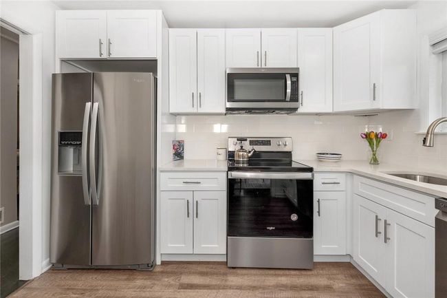 Stainless Steel Appliances | Image 14