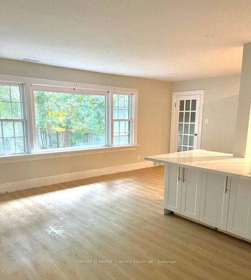 1055 Brough St, London, ON, N6A3N6 | Card Image