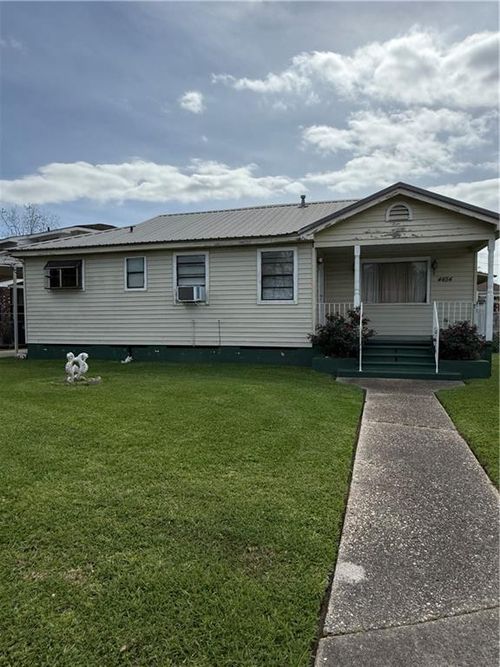 4452 Plum Orchard Avenue, New Orleans, LA, 70126 | Card Image