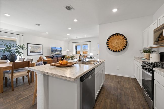 827 Arnold Loop, House other with 3 bedrooms, 2 bathrooms and 2 parking in Uhland TX | Image 18
