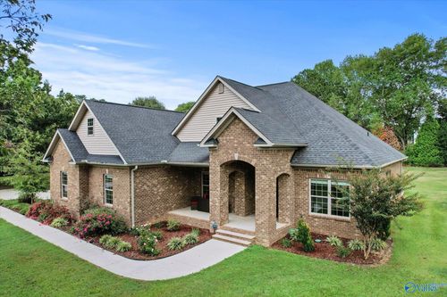 343 Sam Thomas Rd, Harvest, AL, 35749-9096 | Card Image