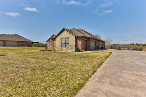 157 Oakridge Drive, Choctaw, OK, 73020 | Card Image