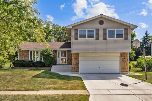 1727 Roosa Ln, Elk Grove Village, IL, 60007-3140 | Card Image