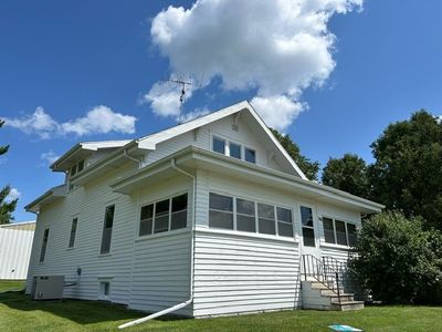 906 Harmon Street, Home with 5 bedrooms, 1 bathrooms and null parking in Tama IA | Image 1