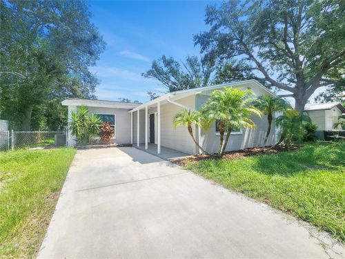 9043 109th Ave, SEMINOLE, FL, 33777-1115 | Card Image