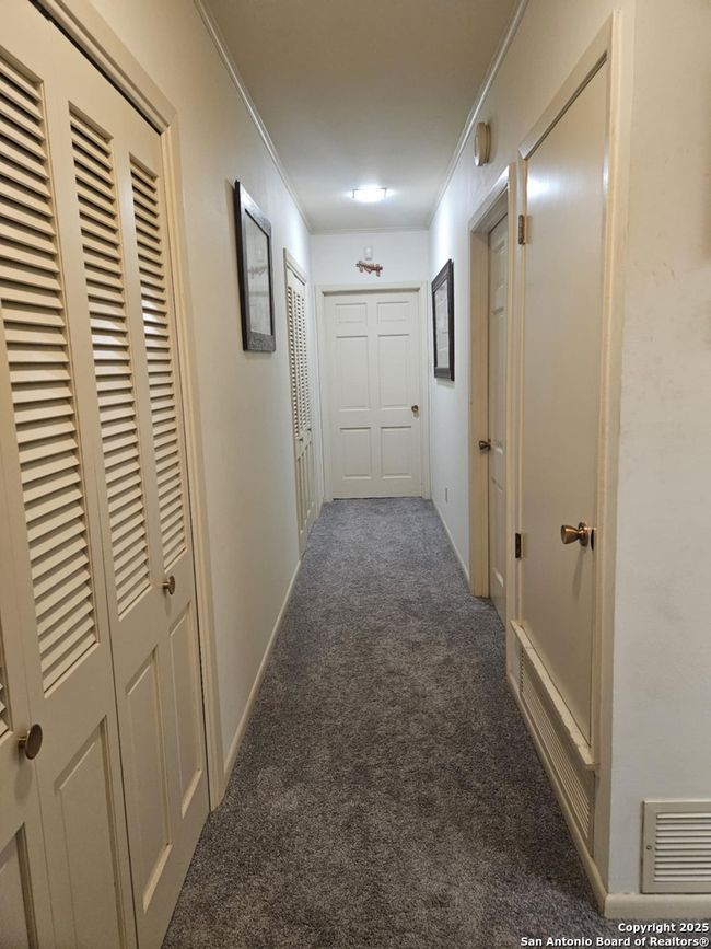 1017 E Trinity St, House other with 3 bedrooms, 2 bathrooms and null parking in Pearsall TX | Image 8