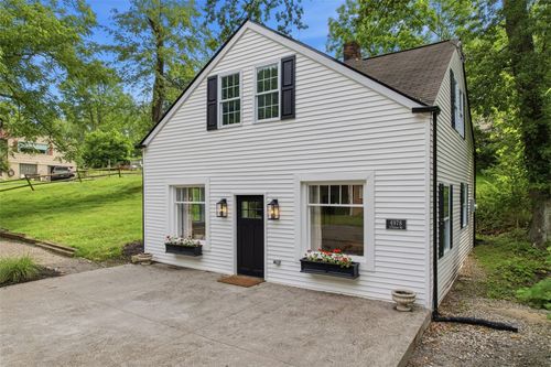 4978 S Pioneer Rd, Gibsonia, PA, 15044-8461 | Card Image