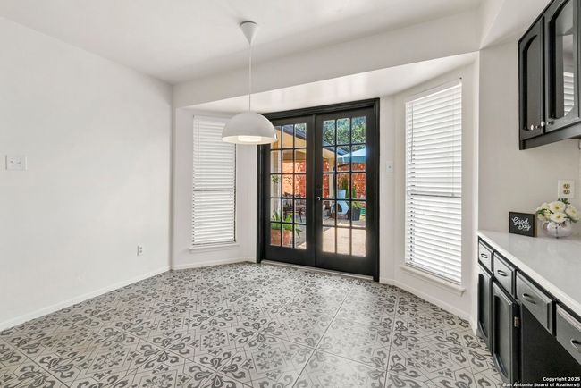 6210 Meadow Grv, House other with 3 bedrooms, 2 bathrooms and null parking in Windcrest TX | Image 17