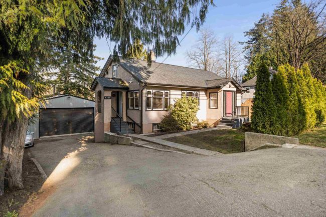 2348 Mckenzie Road, House other with 4 bedrooms, 1 bathrooms and 6 parking in Abbotsford BC | Image 1