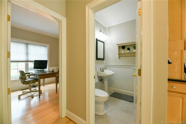 1/2 bath and office | Image 20