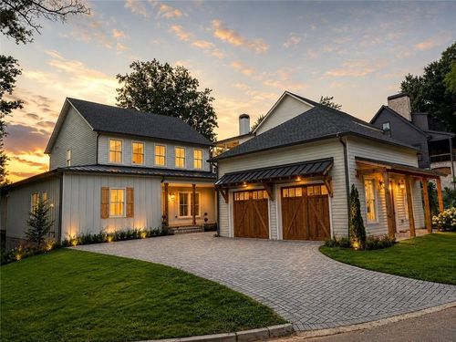 69 Maple St, Roswell, GA, 30075-4947 | Card Image