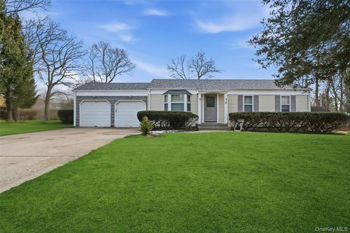4 Cottage Ct, Middle Island, NY, 11953-1710 | Card Image