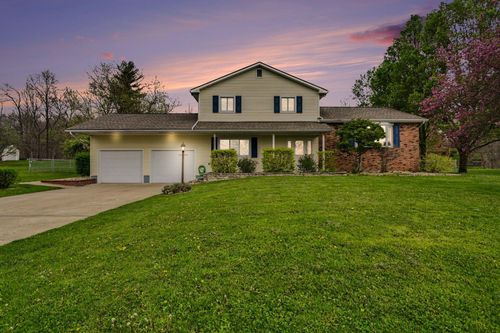 3055 Meadowbrook Dr Ne, Lancaster, OH, 43130-8718 | Card Image