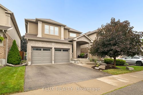142 Maplecrest Drive, Woolwich, ON, N0B1M0 | Card Image