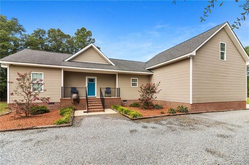 1384 Canady Pond Rd, Hope Mills, NC, 28348-8166 | Card Image