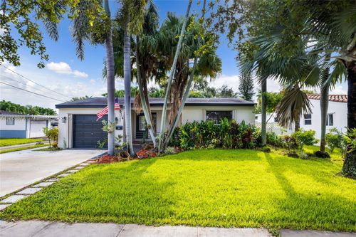 911 N Park Rd, Hollywood, FL, 33021-5532 | Card Image