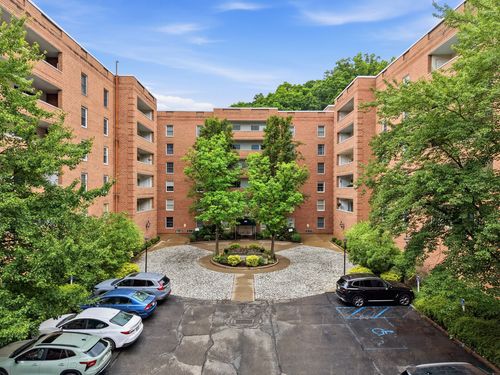 606-302 Fox Chapel Road, O'Hara, PA, 15238 | Card Image