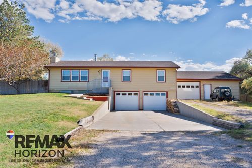 28 Lakeview Dr, Douglas, WY, 82633-9001 | Card Image