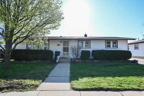5834 S 14th Street, Milwaukee, WI, 53221 | Card Image