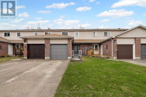 24 Garden Avenue, Perth, ON, K7H3L9 | Card Image