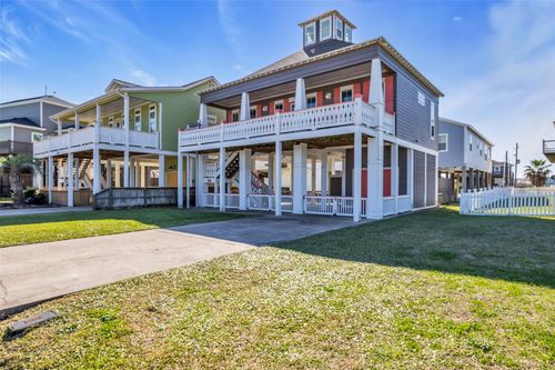911 Tidelands Dr, Crystal Beach, TX, 77650 | Card Image