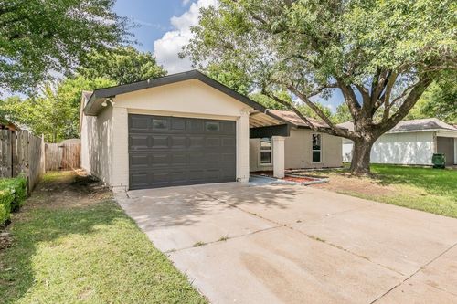 1105 Brook Hill Ln, Arlington, TX, 76014-3310 | Card Image