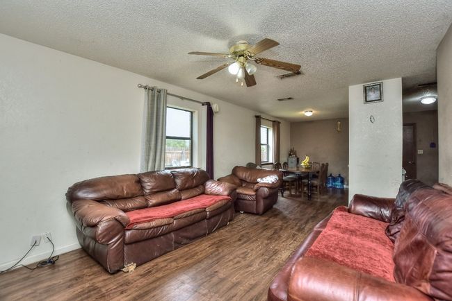 Family Room | Image 6