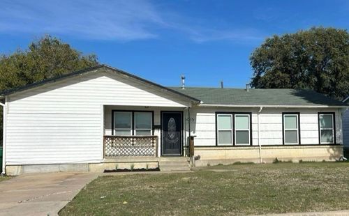 5025 Stephanie Dr, Haltom City, TX, 76117-2341 | Card Image