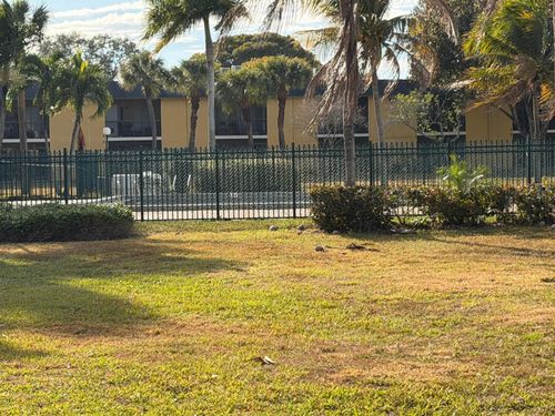 410-410 Meadows Cir, Boynton Beach, FL, 33436-8924 | Card Image