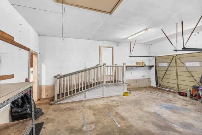 911 N Avenue C, House other with 3 bedrooms, 2 bathrooms and null parking in Elgin TX | Image 40