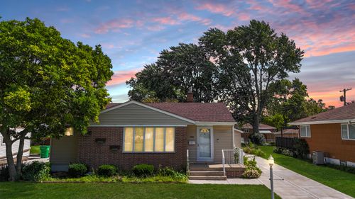 7911 Jackson Ave, Munster, IN, 46321-1122 | Card Image