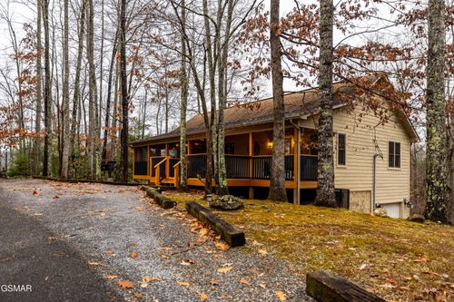 3658 Ginseng Way, Sevierville, TN, 37862-8760 | Card Image