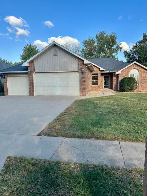 2616 S Jonathan Ave, Springfield, MO, 65807-5502 | Card Image