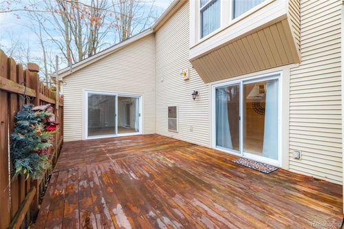 apt-1-8063 Colony Dr, Grosse Ile, MI, 48138-1723 | Card Image