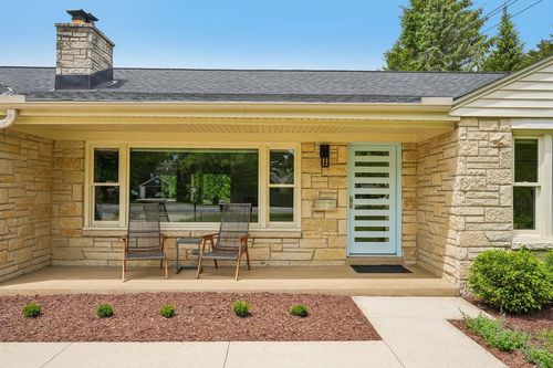 6421 N Lake Drive, Fox Point, WI, 53217 | Card Image