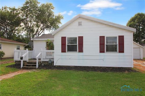 214 Linden St, Port Clinton, OH, 43452-1322 | Card Image