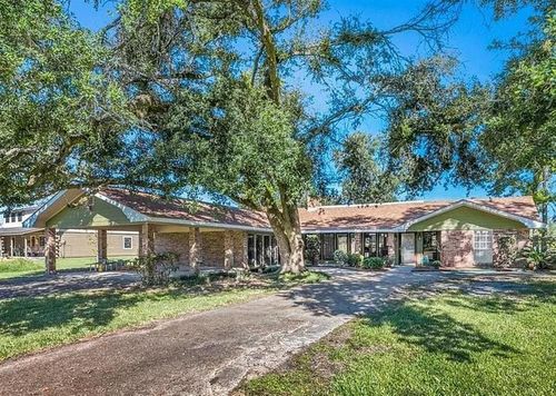 2212 Bonvie Dr, Sulphur, LA, 70665-9381 | Card Image