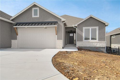 11544 S Olathe View Rd, Olathe, KS, 66061-5021 | Card Image