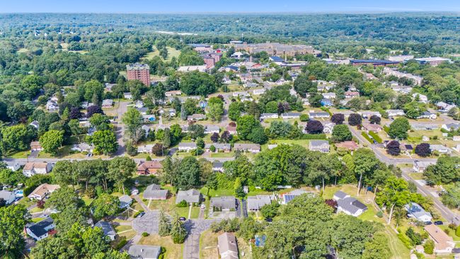37 Tarinelli Cir, House other with 5 bedrooms, 1 bathrooms and 6 parking in Bridgeport CT | Image 37